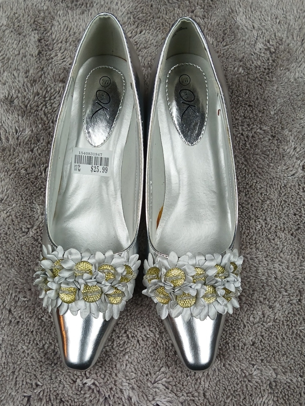 OK Brand Silver Metallic Floral Cap Toe Kitten Heels Pumps Size 9W